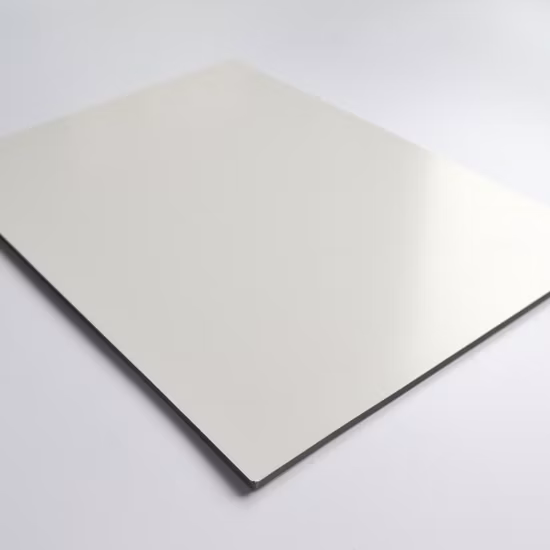 Paneles de pared ACP compuestos de aluminio de 4 mm Uso exterior con pintura PVDF Hojas de paneles de pared exterior Paneles compuestos de aluminio de color dorado
